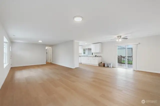 Spacious living room, dining room and kitchen area