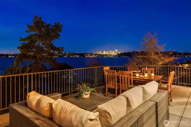 Bellevue stuns from this dream, view deck.