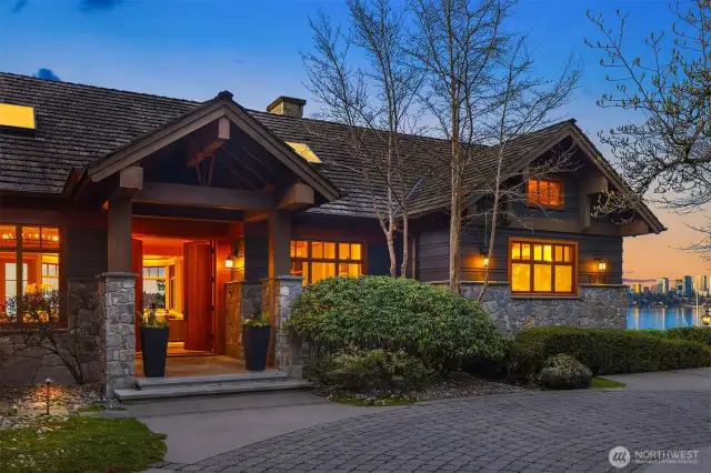 Nested on Mercer Island’s prestigious north end, this estate offers the ideal balance of seclusion and accessibility. Feel far away from it all yet just minutes to both Bellevue & Seattle.