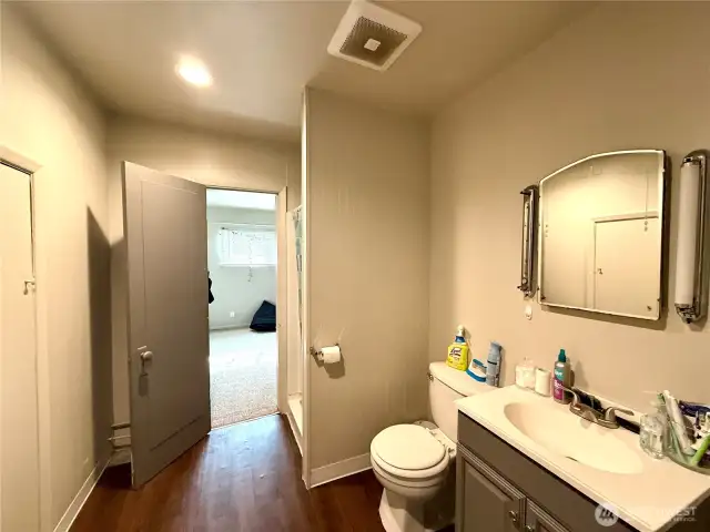 715