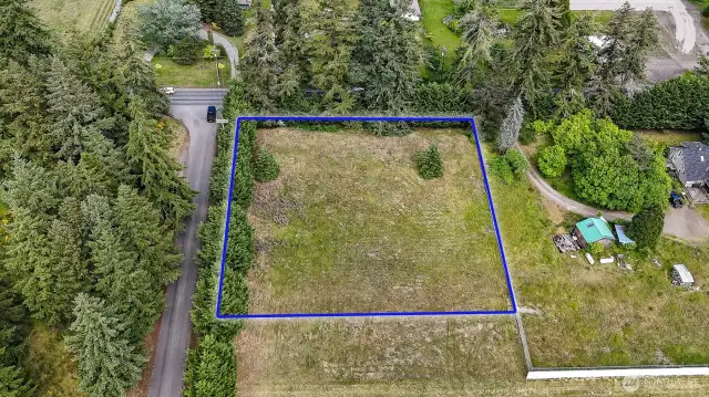 Choose your house plans and build the home of your dreams! Blue boundary lines are approximate. Buyer to verify to their own satisfaction.