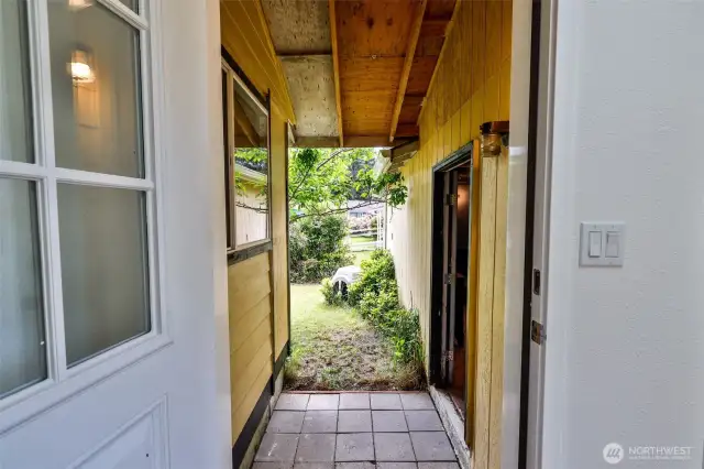 Breezeway to Detached Garage