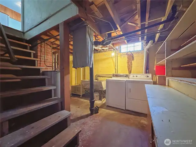 Additional 550sf in basement provides option for additional living and storage space.