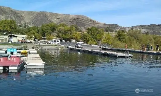 Coulee Playland/Banks Lake access is just 3.5 miles away