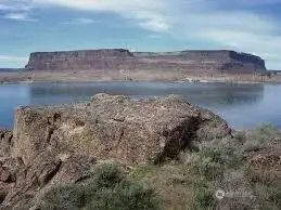 Steamboat Rock State Park is just a 15 minute drive away.
