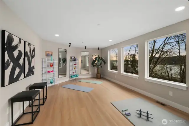 Work out with view of Lake Washington or use as an office space.