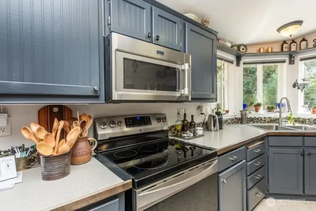stove and microwave