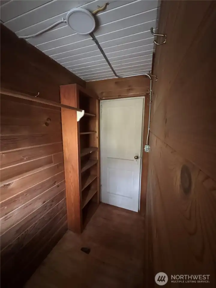 Walk-in closet bedroom 1