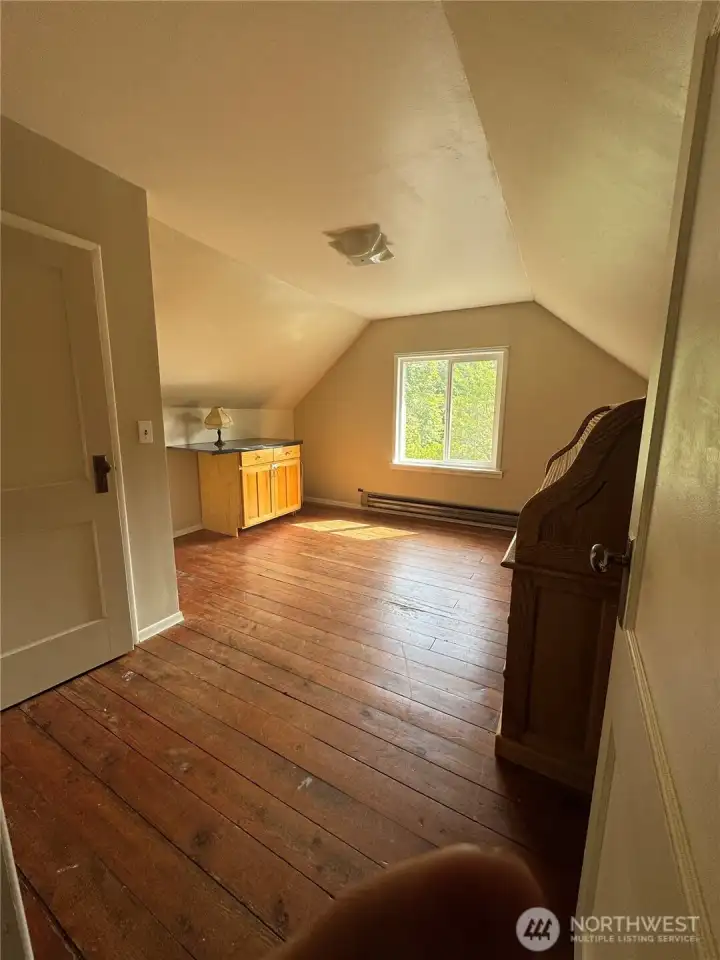 Bedroom 2 or craft-room