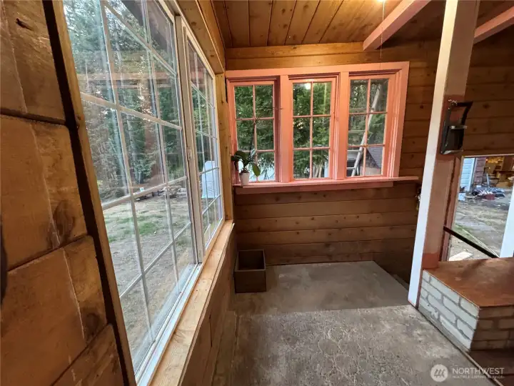 Side entrance area