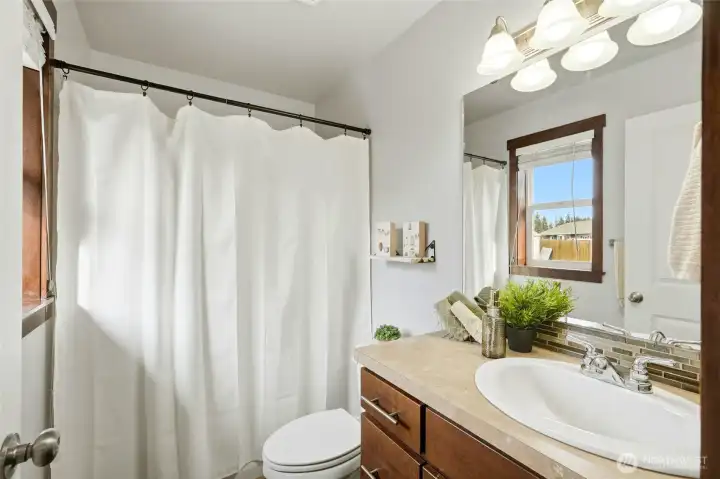 Full Primary Bathroom