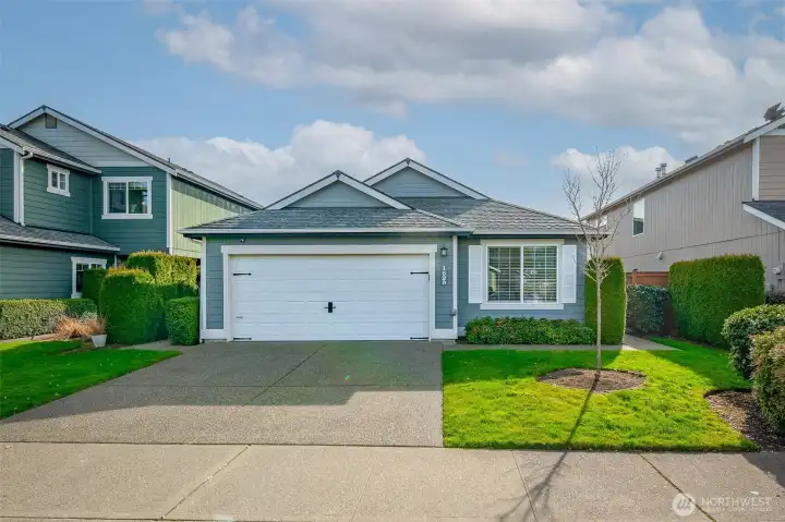 Turn key rambler in Tumwater's desirable Bridlewood development!  Move in and start living your best, worry free life!