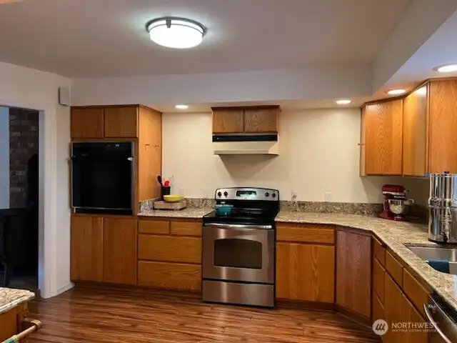 DOUBLE ovens! Perfect for entertaining.