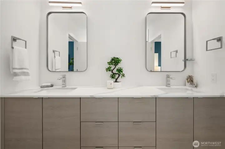 Spa-inspired en-suite bath to primary bedroom Spa-inspired en-suite bath to primary bedroom