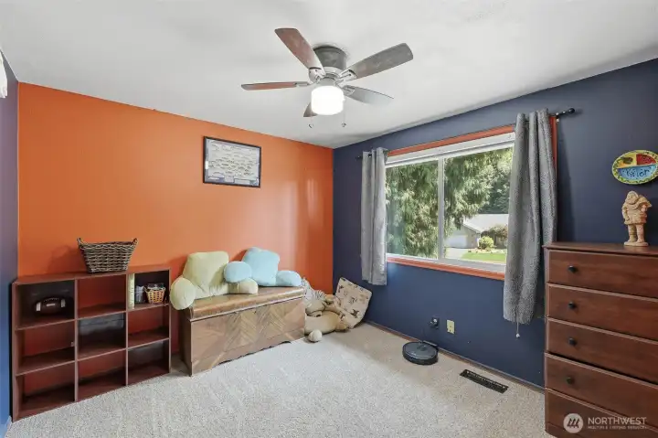 Guest bedroom #1. Guest bedroom #1.