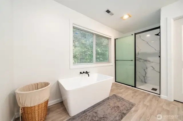 Owner's Suite Bathroom - Garden Tub