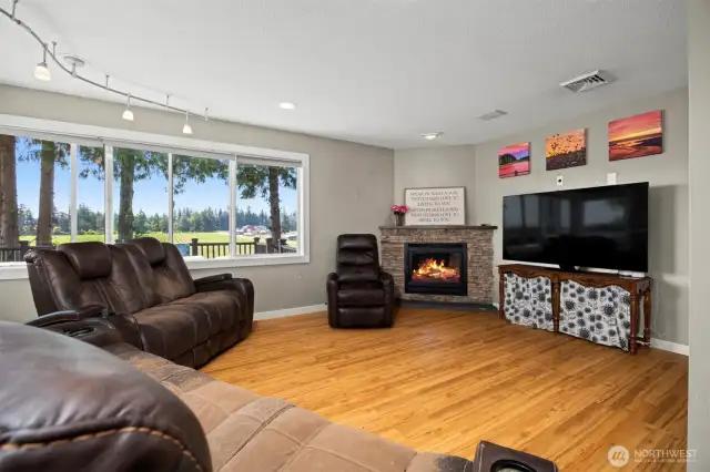 Plenty of room in this open and well lit main living area.