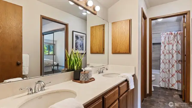 Primary bath