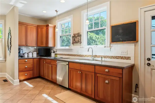Plenty of light when cooking and cleaning up!