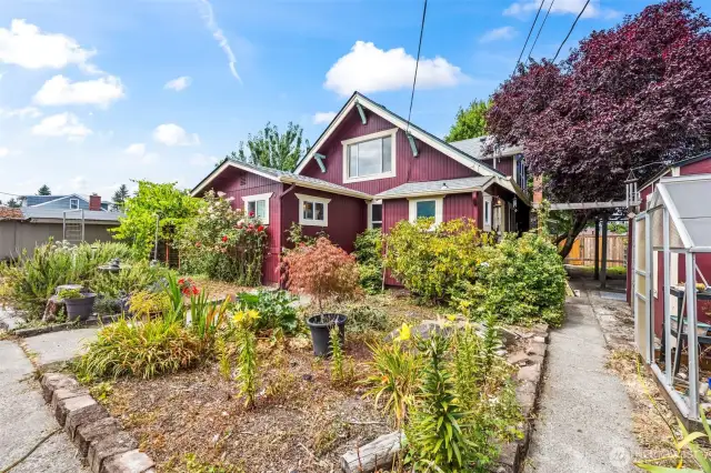 4526 6th Ave. Tacoma. Huge back yard with alley access