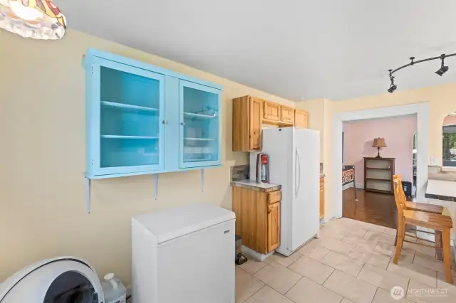 Mud/laundry room off kitchen