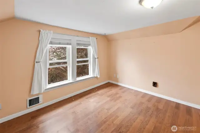 Upstairs Bedroom #3