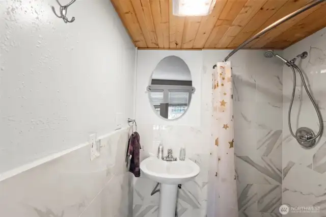 Upstairs 3/4 Bath