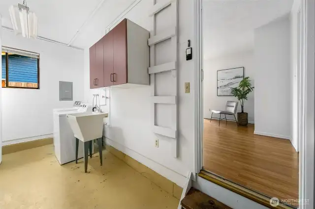 Storage/utility between garage and great room