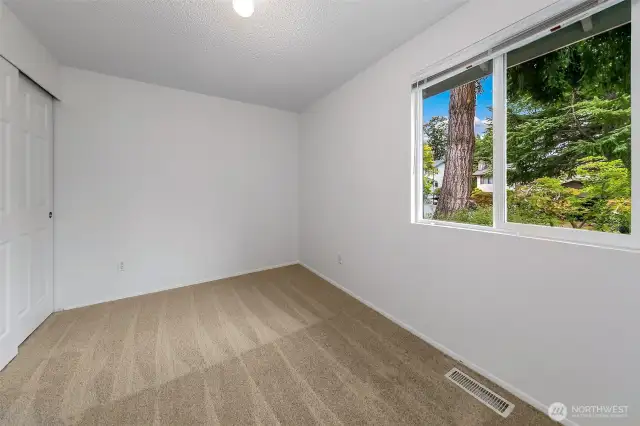 Another guest bedroom