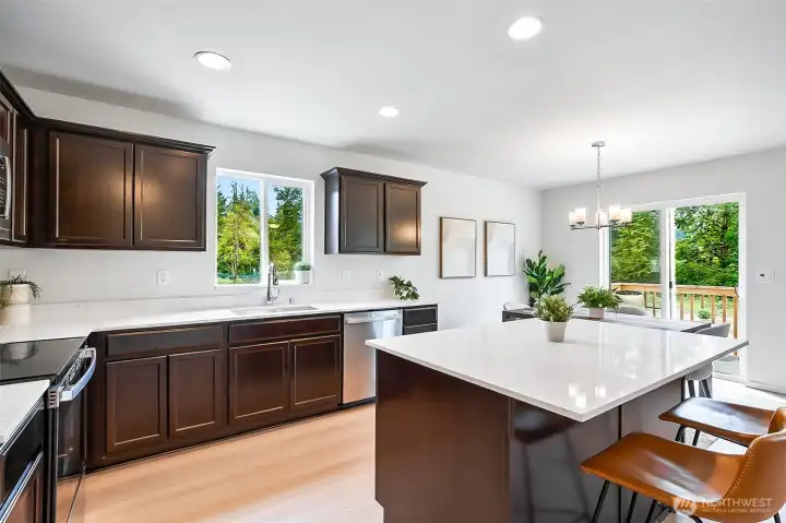Photographs are for illustrative purposes only. Features, finishes, interior/exterior colors, landscaping and floorplan shown may vary from actual homes built.