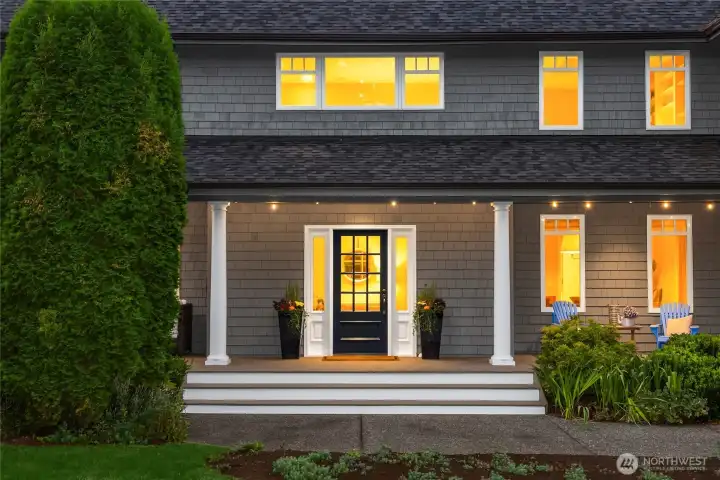 Classic style and quality. Gorgeous entry!