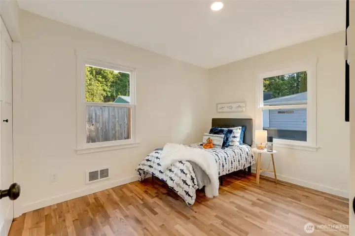Second bedroom.