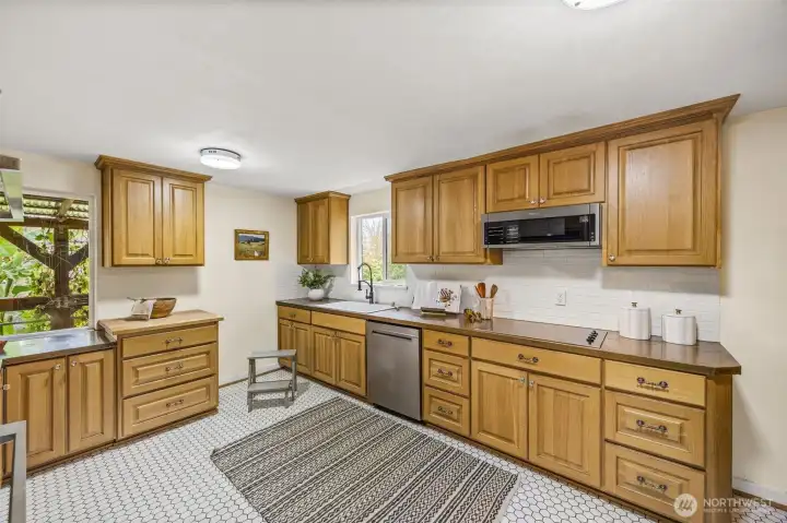 Dining Room to Kitchen