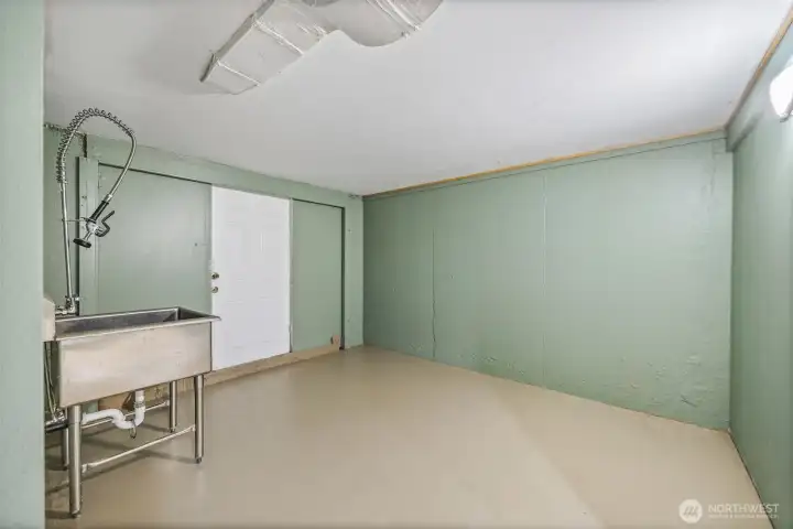 Downstairs Mud Room to Backyard