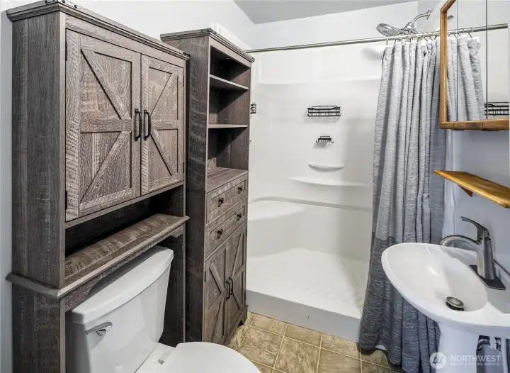 Updated bathroom with oversize