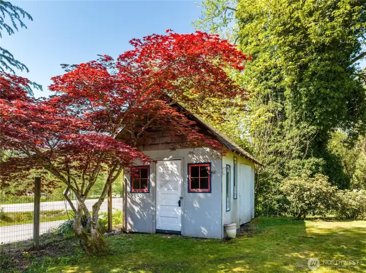 Exterior garden shed
