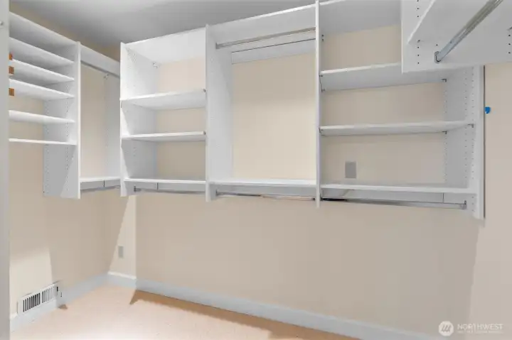Primary suite features a large walk-in closet. Primary suite features a large walk-in closet.