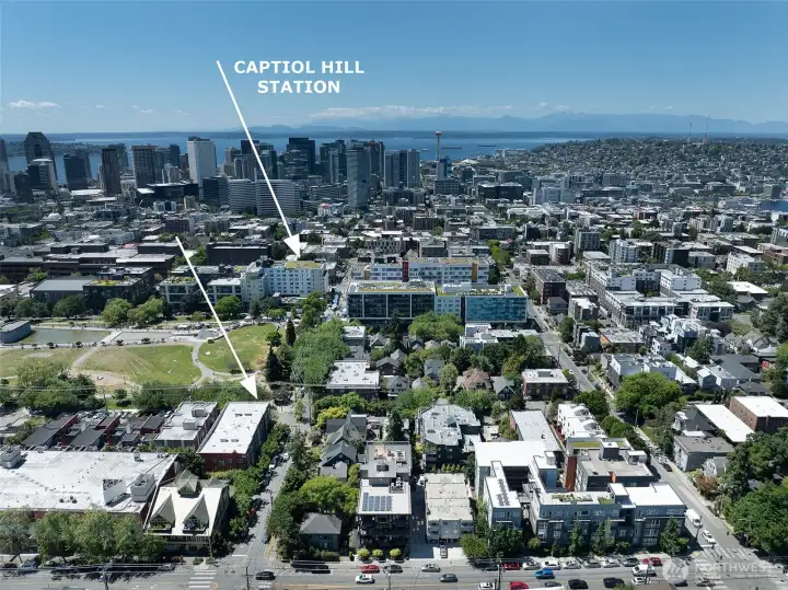 One block from the light rail station with easy access to everything Capitol Hill & Seattle have to offer!