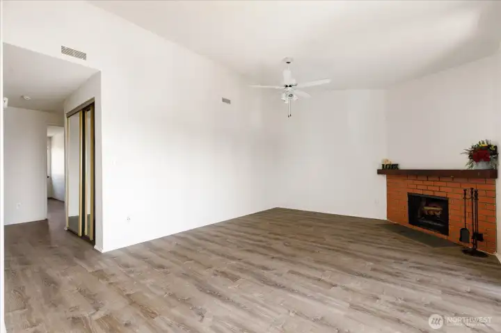 Wood burning fireplace and vaulted ceilings Wood burning fireplace and vaulted ceilings