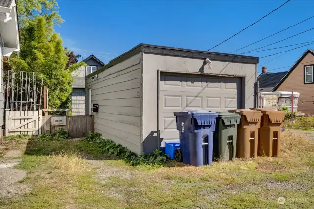 Turn into the alley from S. Fife St to reach the detached garage.