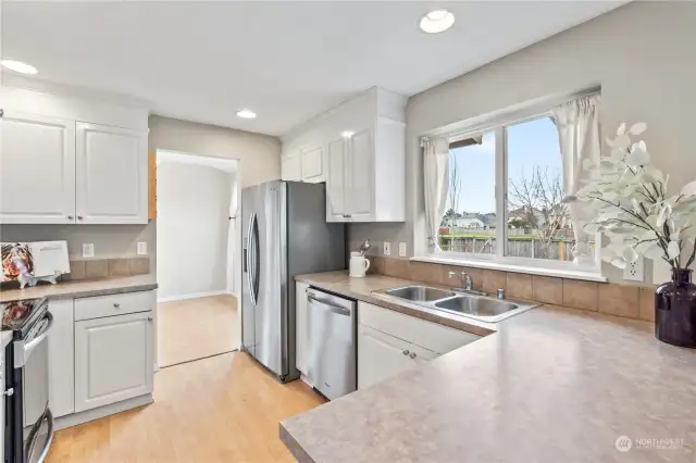 Kitchen with plenty of storage