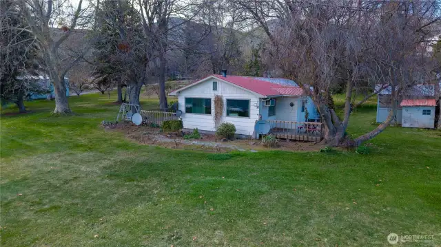 Massive property for your riverfront dreams!