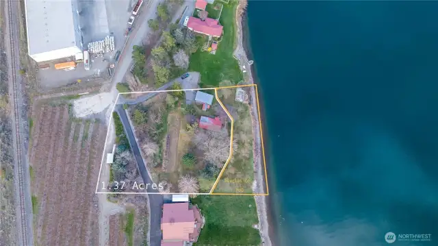 1.37 acres of a glorious park-like