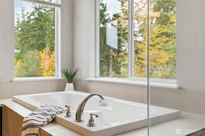 Nice deep tub in the primary bathroom.