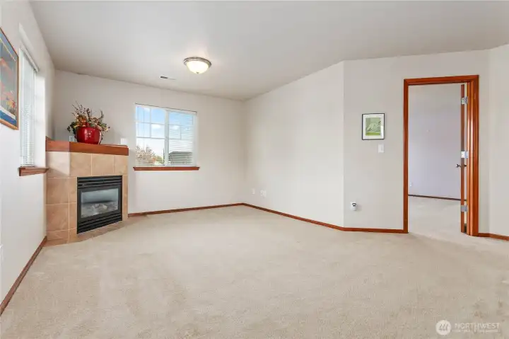 Very cozy gas fireplace
