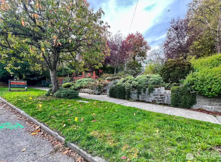 Plum Tree Park is just 2.5 blocks away.