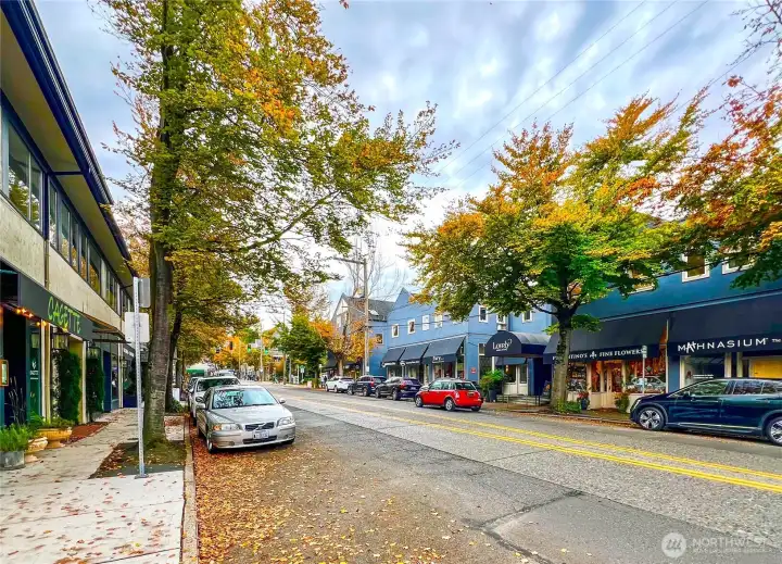 Madison Valley shops and eateries are just a short walk from the property. (0.4 miles)