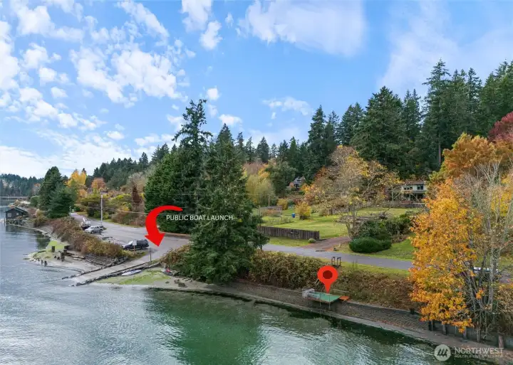 2 parcels from public boat launch