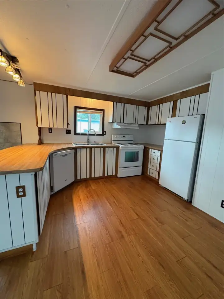 Large kitchen with open concept