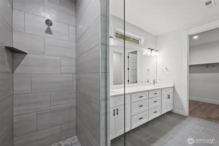 Primary tile shower